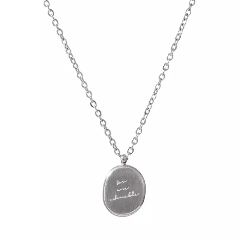 Pretty Silver Round Pendant Necklace - Picture 4 of 6